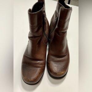 (EUC) Earth Shoe Zoe Brown Leather Ankle Boots/Booties - Size 8.5